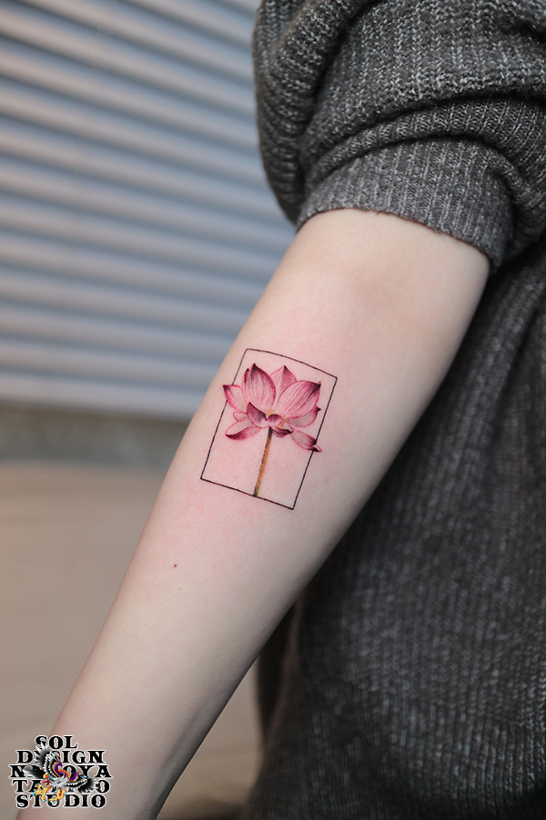 名古屋　タトゥー　女性